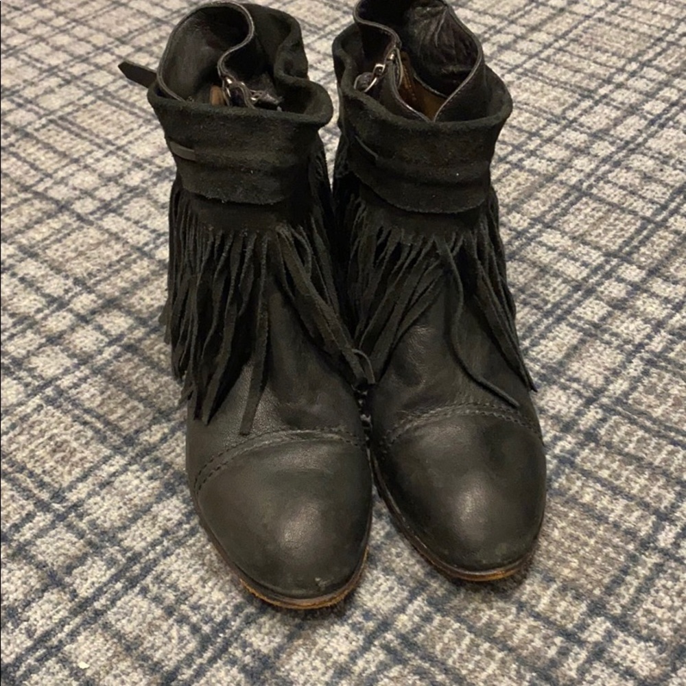Hugo Boss booties